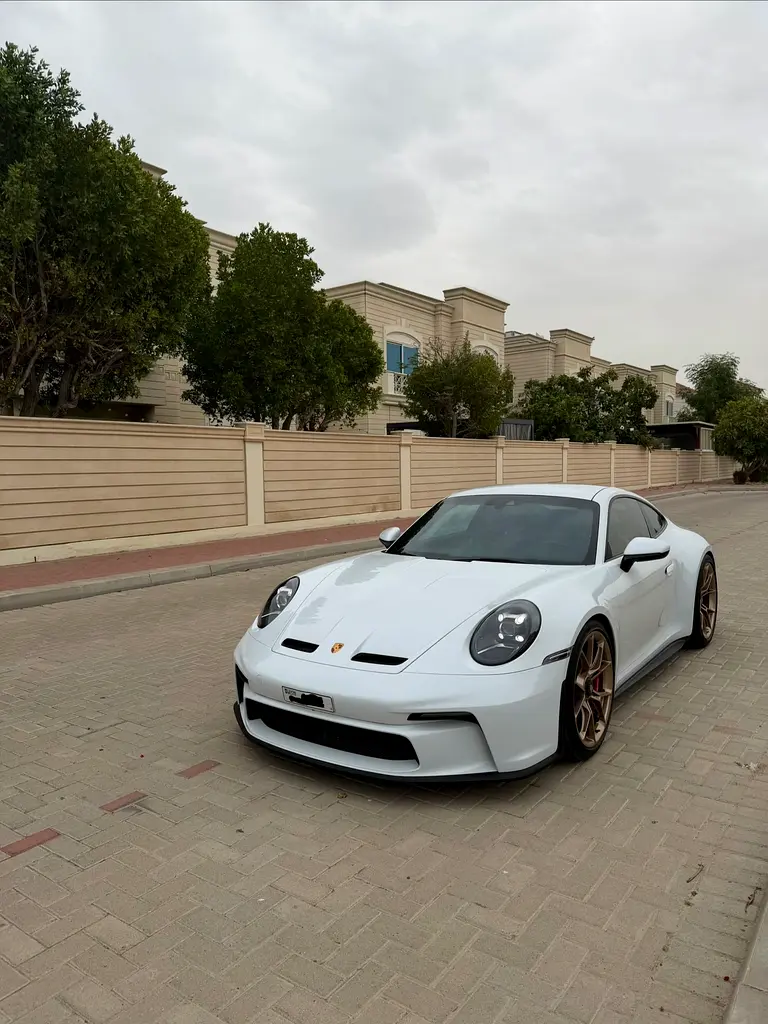Porsche 911 2022 — photo 1 of 5