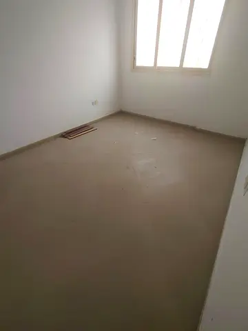 first tenant new building 1 bedroom living room modern layout good space quiet location close to se