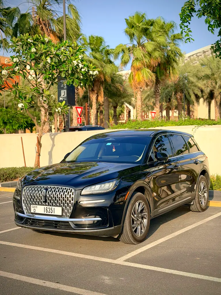 Lincoln Corsair 2023 — photo 1 of 19