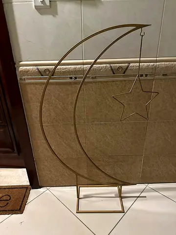 Decorative Gold Metal Crescent Moon Stand with Hanging Star