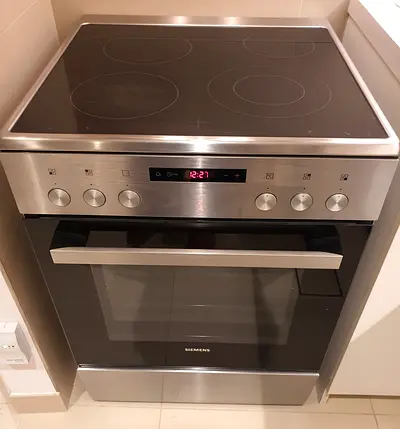 Siemens Electric Cooking Range With Ceramic Hob and Oven - Excellent Condition