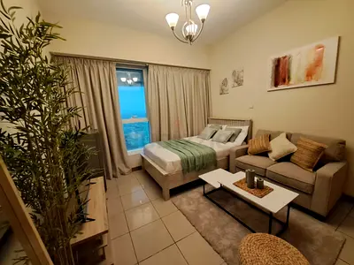 Luxury bedroom with attached bathroom 2 min from metro station