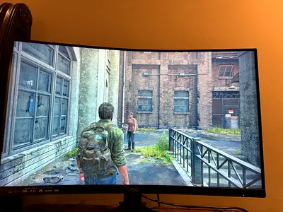 AOC Curved Gaming Monitor - 32 inch (used, good condition)