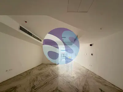 Ready To Move | Cozy Fitted Shop| Chiller free