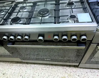 Bosch latest model full gass with fan 5 burner top and oven work both gass stove 90x60 cooking range