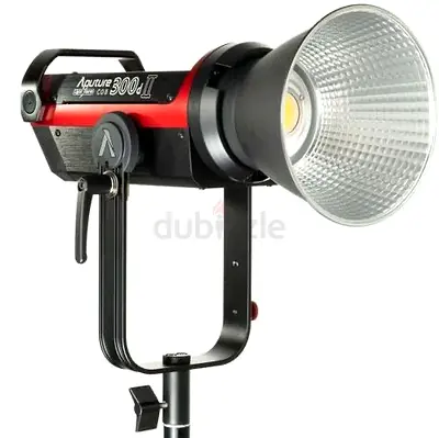 Aputure 300d II with carry case and full acessories
