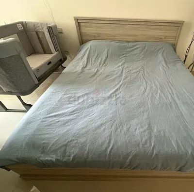 King size bed with mattress