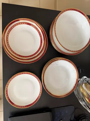 Royal Red  Gold Trim Porcelain Dinnerware Set - 19 Pieces (Excellent Condition), made in Czech