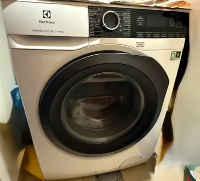 Electrolux PerfectCare 8kg Front Load Washer Dryer - Good Condition