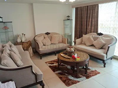 Classic 3-piece upholstered sofa set with coffee table — good condition