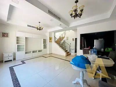 5 bedrooms Vacant Soon | Huge Bedroom