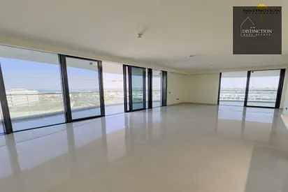 LARGEST LAYOUT, FULL BEACH VIEW, DIRECT ACCESS TO THE BEACH