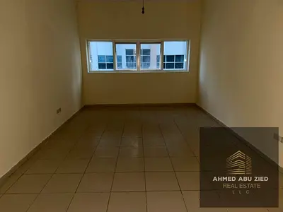 استوديو واسع للإيجار في أبراج عجمان ون – الراشدية 3، خزائن بالحائط، باركينج مجاني، حديقة ومسجد، موقع مميز قريب من الخدمات، السعر 26,000 درهم سنوياً، 4