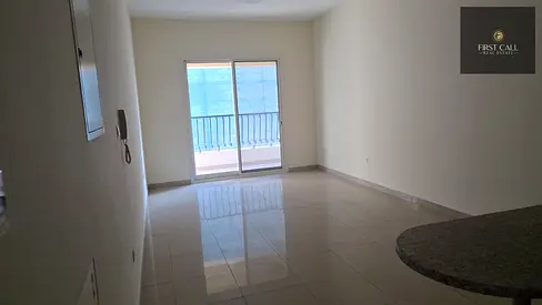 Spacious studio apartment for rent with balcony