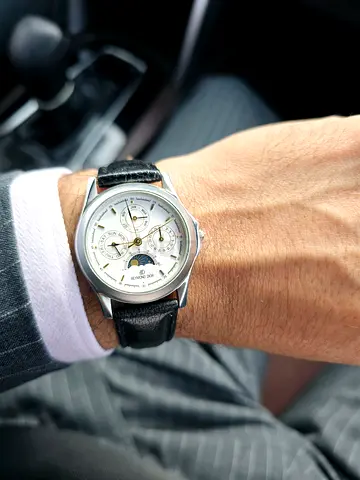 Raymond dior ladies watch