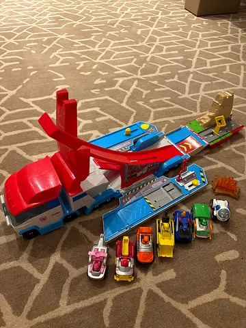 Paw patrol Kids Multi-Level Car Ramp Playset with 7 Toy Vehicles