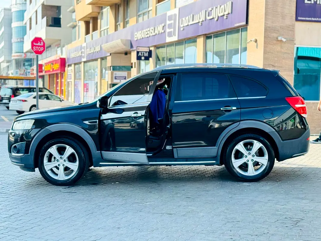 Chevrolet Captiva 2015 — photo 1 of 12
