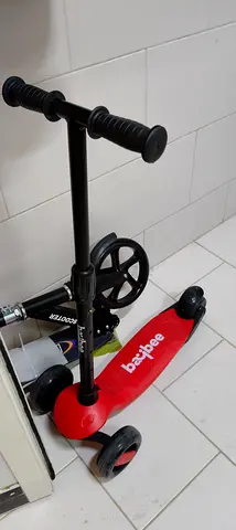 Red Micro-style 3-Wheel Kids Scooter (Bakpbee) - Good Condition