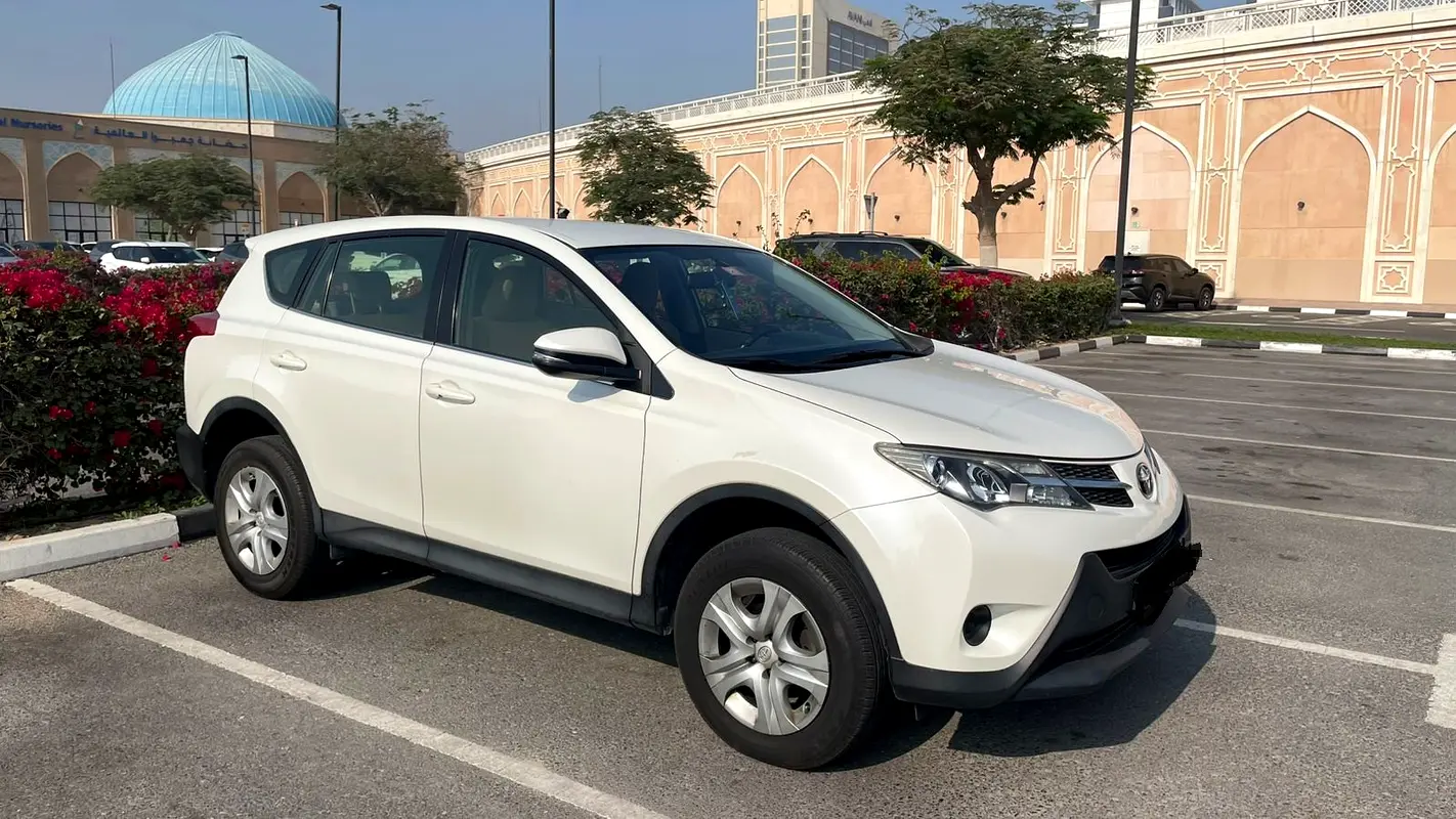 Toyota Rav 4 2013 — photo 1 of 9