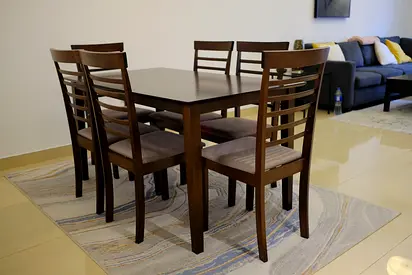 6‑Seater Dining Table – Solid Build – Excellent Condition