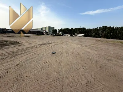 أرض استثمار للإيجار في الصناعية 17 الشارقة مساحة 400000 قدم موقع ممتاز مع إمكانية تأجير جزء منها مناسب للمشاريع الكبرى