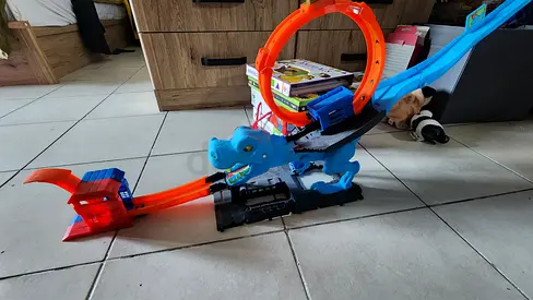 Hot Wheels Blue Dinosaur Loop Track Set with Launcher