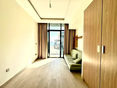 CHILLER FREE STUDIO APT BALCONY AND KITCHEN APPLEINCES