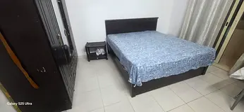 one bedroom available for executive bachelor