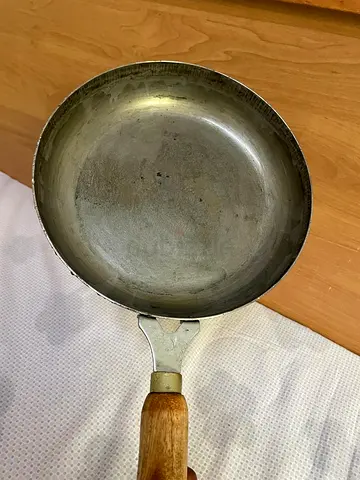 Cast iron Kadai with wooden handle