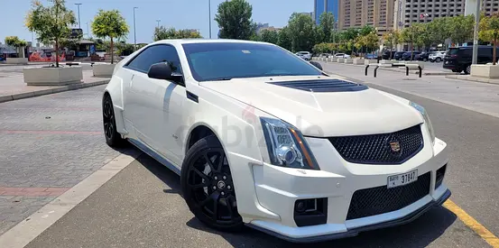 GCC. 97k kms. 6.2L Supercharged V8