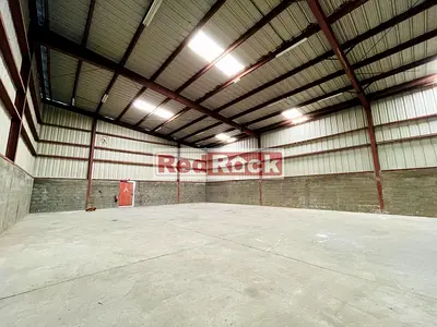 Open Layout Warehouse for Rent Ideal for Garage