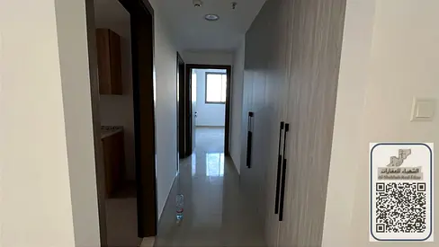 Upscale two-bedroom apartment in Al-Hamidiyah, opposite the Al-Hamidiyah Comprehensive Police Station. The apartment consists of two master bedrooms a