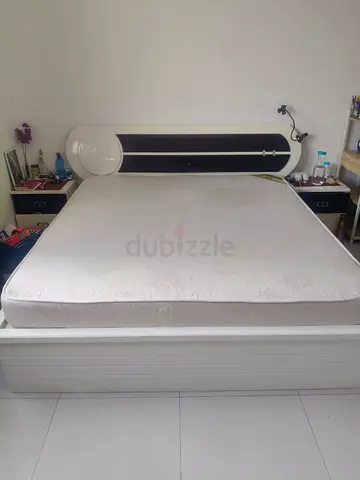 Hydraulic bed with mattress 180x200