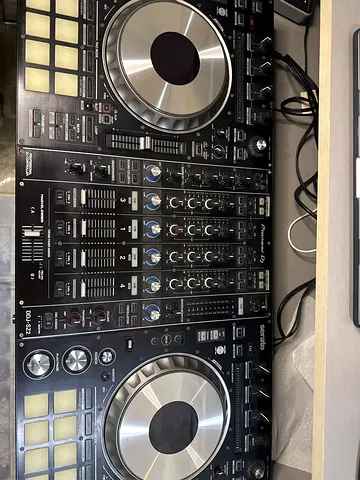 Pioneer DJ DDJ-SZ2 Professional 4-Channel Serato Controller - Excellent Condition