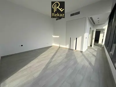 Distressed Deal | Ready To Move | 5BR Villa+Pool | Freehold | Sendian, Masaar