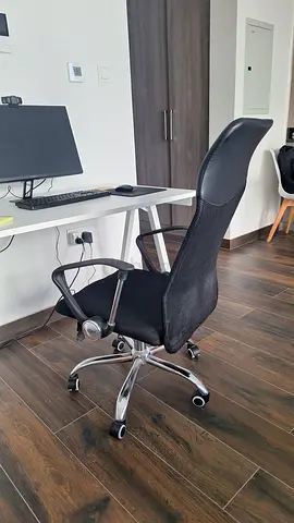 Ergonomic Mesh Office Chair on Wheels - Good Condition