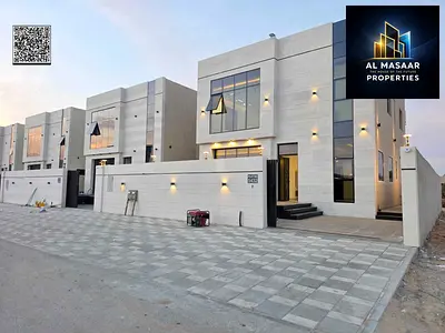Villa with a large swimming pool, two floors, very large yard, central air conditioning, including registration and ownership fees.