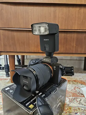 Sony Alpha a7 III Sony FE 28-70mm f/3.5-5.6 OSS