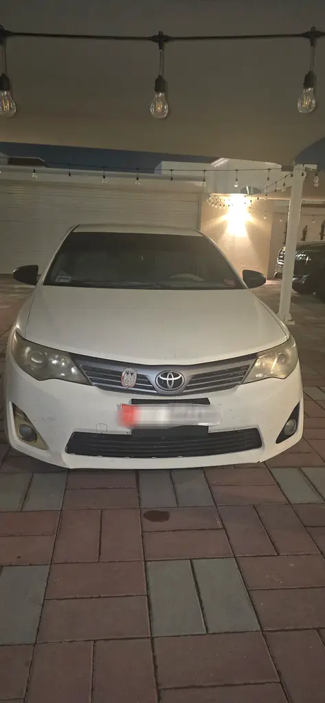 Toyota Camry 2013 — photo 1 of 4