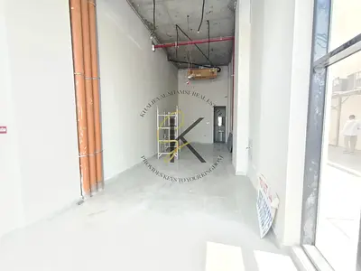 🌟 Spacious Unfurnished Shop | With Washroom & Kitchen | 750 Sqft | Prime Commercial Space in Muwailah Commercial (University Area) – Sharjah 🏪✨