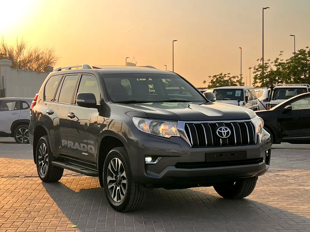 Toyota Prado 2022 — photo 1 of 20