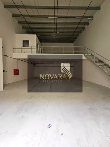 Are you looking for a strategically located, practical, and affordable warehouse to suit your business or industrial activity?