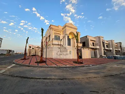 فيلا مميزة بالحليو من المالك مباشرة قريبه بجميع الخدامات