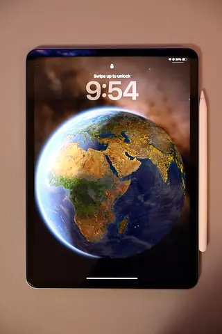 Apple iPad Pro (11-inch) with Apple Pencil - Great Condition