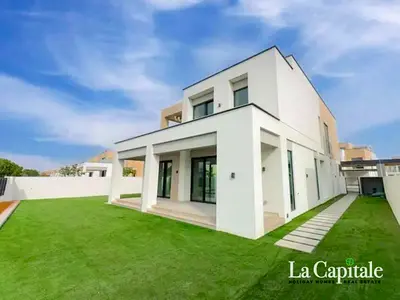 BACKING A WIDE GREENBELT | STANDALONE LUXURY VILLA