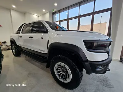 دوج رام TRX  2023 GCC تحت الضمان وعقد صيانه