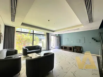 Amazing | Massive| Vacant now