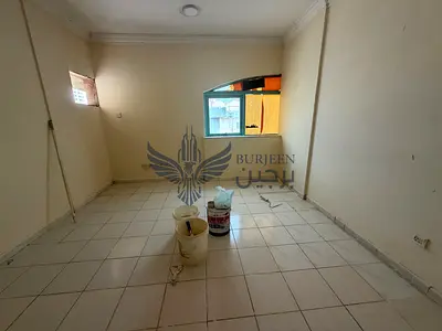 READY TO MOVE STUDIO SEPRAT KICHEN WINDO AC &GAS