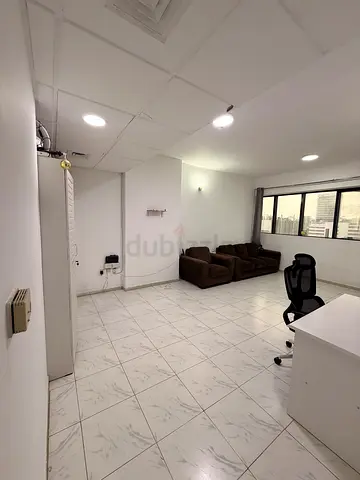 Big Hall for sharing 2 minutes from metro