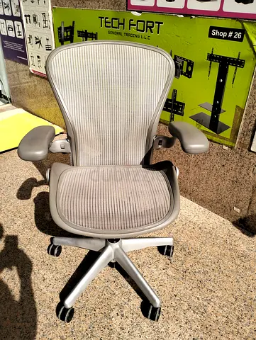 Selling for Herman Miller Areon to use chair size B size and C full loaded available